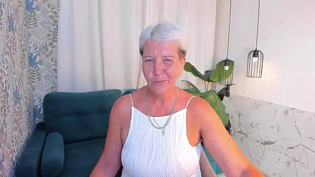 Snapshot of KathySunn chatting on 07-17-26, 02:14 KathySunn online show from 07-17-26, 02:14