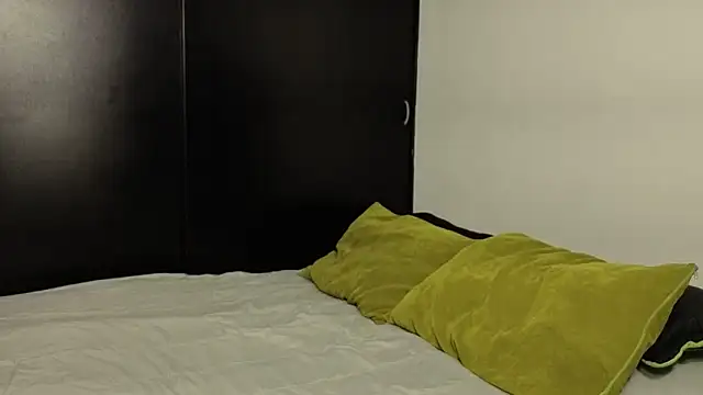 Angela isabella online show from 10-28-25, 12:37