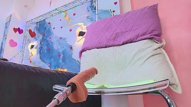 lorrayne  online show from 02-25-26, 12:27