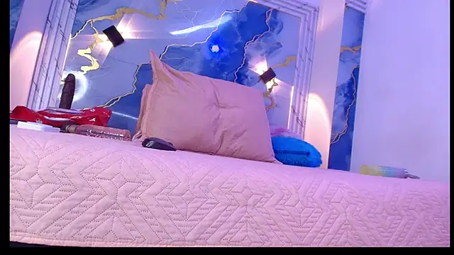 lorrayne  online show from 11-08-25, 12:09