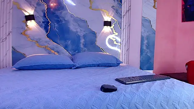 lorrayne  online show from 10-22-25, 12:04