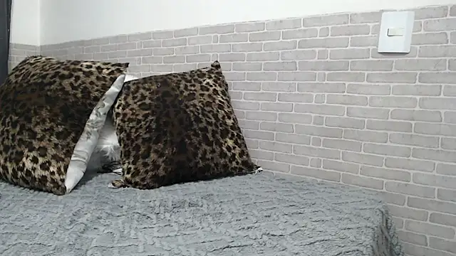 sweet luana online show from 10-21-25, 04:01