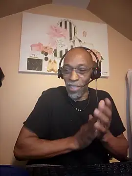 Snapshot of Lonelynudist59 chatting on 02-12-26, 12:05 Lonelynudist59 online show from 02-12-26, 12:05