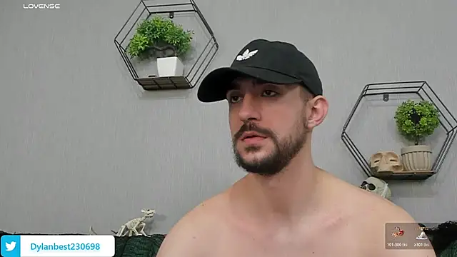 Snapshot of Dylan_Best chatting on 10-18-25, 03:30 Dylan Best online show from 10-18-25, 03:30