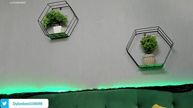 Snapshot of Dylan_Best chatting on 11-03-25, 11:19 Dylan Best online show from 11-03-25, 11:19