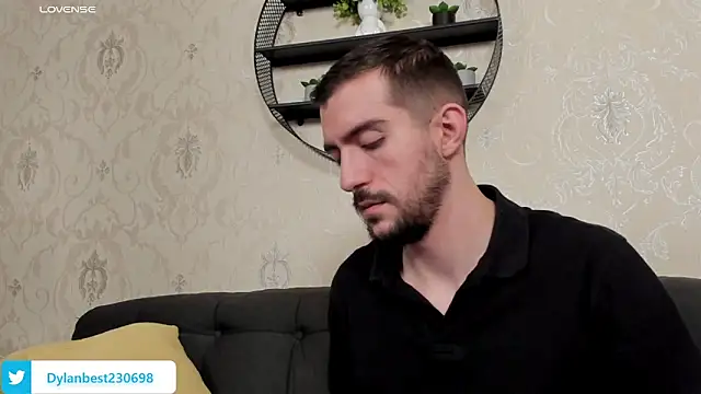 Snapshot of Dylan_Best chatting on 01-12-26, 01:23 Dylan Best online show from 01-12-26, 01:23