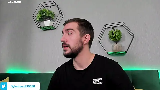 Snapshot of Dylan_Best chatting on 11-05-25, 10:57 Dylan Best online show from 11-05-25, 10:57