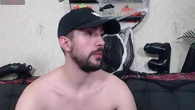 Snapshot of Dylan_Best chatting on 10-30-25, 12:31 Dylan Best online show from 10-30-25, 12:31