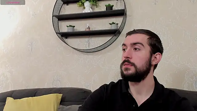 Snapshot of Dylan_Best chatting on 12-20-25, 01:08 Dylan Best online show from 12-20-25, 01:08