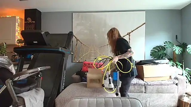 short sweetpea online show from 10-17-25, 02:41