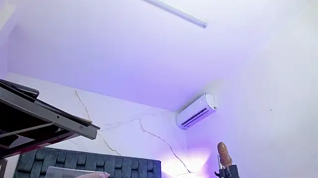 IsiisLovei online show from 11-17-25, 02:43