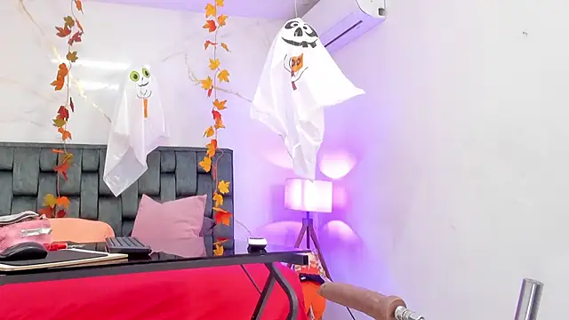 IsiisLovei online show from 10-30-25, 02:47