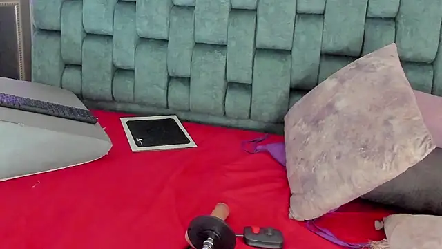 IsiisLovei online show from 02-11-26, 02:50