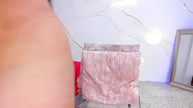 IsiisLovei online show from 11-26-25, 02:06