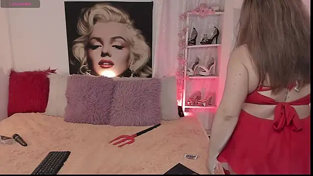 sofiiBell online show from 10-24-25, 01:04