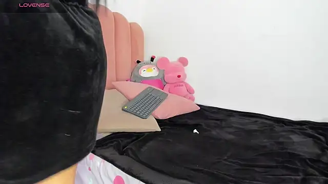 julieth sanz online show from 03-06-25, 02:18