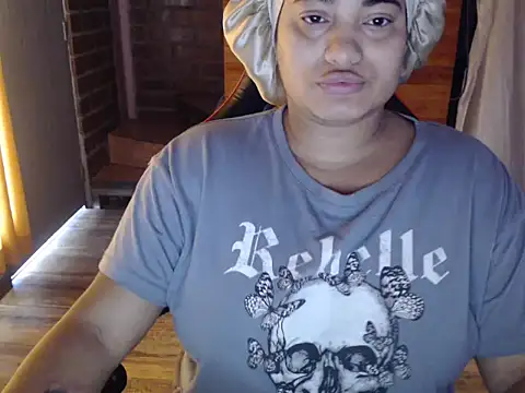 Snapshot of Hilarybunnyy chatting on 03-23-26, 03:34 Hilarybunnyy online show from 03-23-26, 03:34