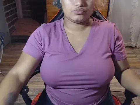 Snapshot of Hilarybunnyy chatting on 03-31-26, 01:07 Hilarybunnyy online show from 03-31-26, 01:07