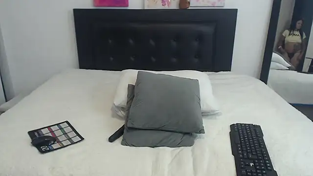 katiehotx online show from 07-03-26, 01:56