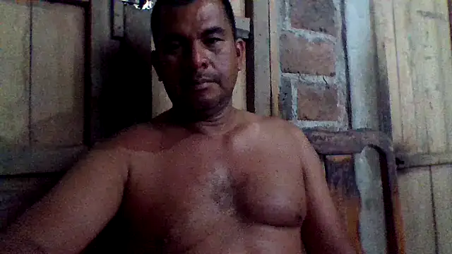 Snapshot of axomen chatting on 10-08-25, 03:30 axomen online show from 10-08-25, 03:30