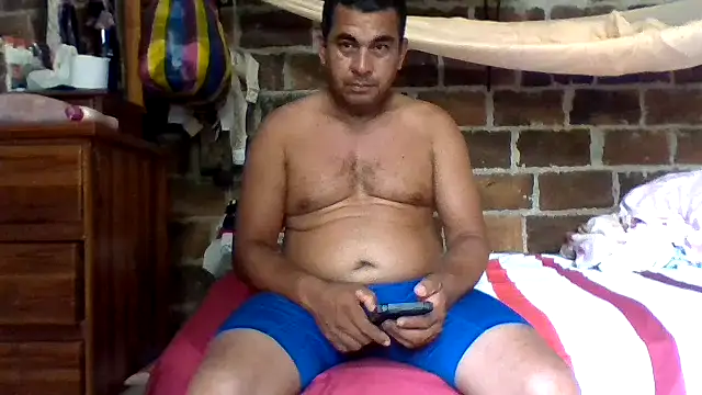 Snapshot of axomen chatting on 03-11-25, 06:19 axomen online show from 03-11-25, 06:19