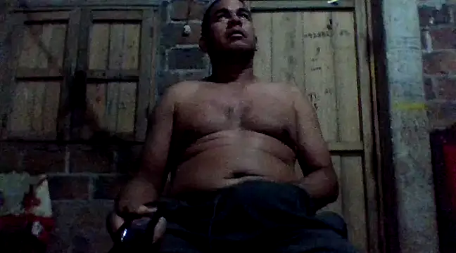 Snapshot of axomen chatting on 01-03-25, 03:16 axomen online show from 01-03-25, 03:16