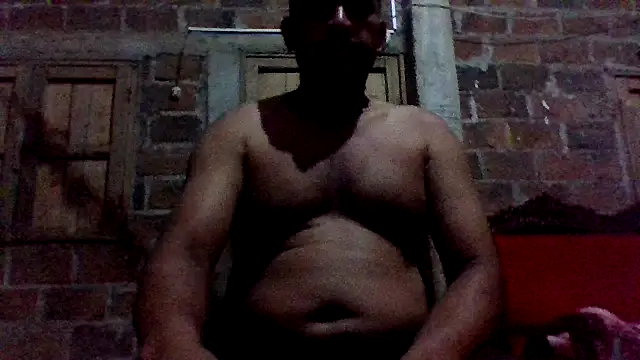 Snapshot of axomen chatting on 01-08-25, 02:46 axomen online show from 01-08-25, 02:46