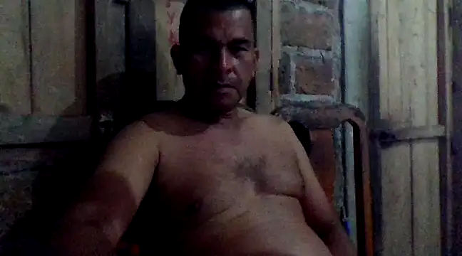 Snapshot of axomen chatting on 12-27-24, 02:36 axomen online show from 12-27-24, 02:36