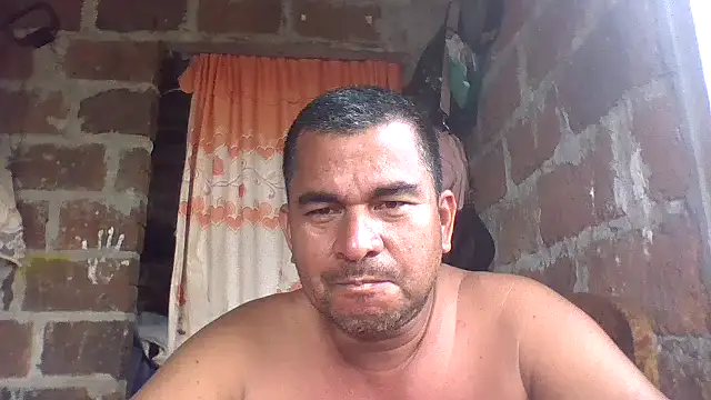 Snapshot of axomen chatting on 11-26-25, 06:41 axomen online show from 11-26-25, 06:41