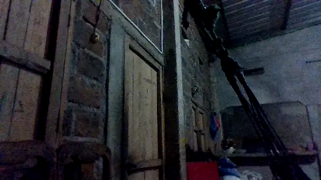 Snapshot of axomen chatting on 09-21-25, 03:33 axomen online show from 09-21-25, 03:33