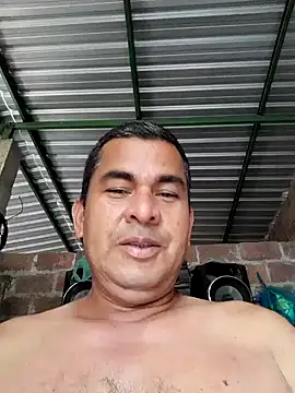 Snapshot of axomen chatting on 12-15-24, 06:48 axomen online show from 12-15-24, 06:48