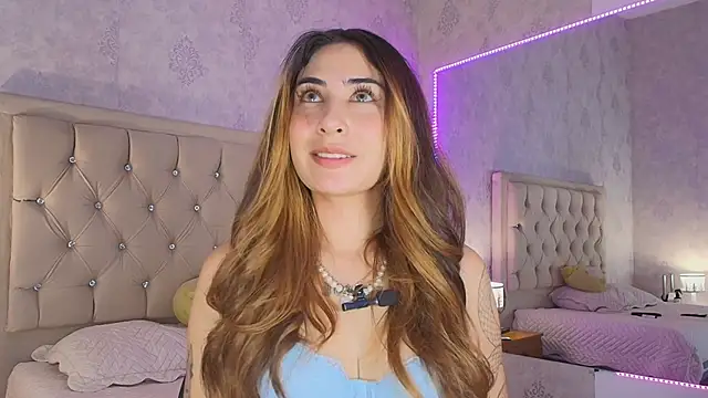 Snapshot of nini_love01 chatting on 02-03-26, 06:40 nini love01 online show from 02-03-26, 06:40