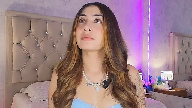 Snapshot of nini_love01 chatting on 02-03-26, 04:10 nini love01 online show from 02-03-26, 04:10