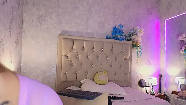 Snapshot of nini_love01 chatting on 04-26-26, 04:10 nini love01 online show from 04-26-26, 04:10