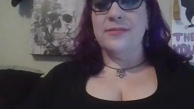 Snapshot of GothyBaby chatting on 05-10-26, 10:33 GothyBaby online show from 05-10-26, 10:33