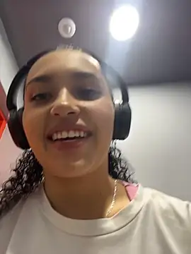 Lucy Marin online show from 05-21-26, 04:26