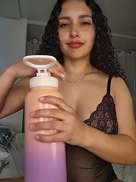 Lucy Marin online show from 02-26-26, 03:12