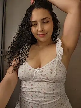 Snapshot of Lucy_Marin chatting on 10-15-25, 02:36 Lucy Marin online show from 10-15-25, 02:36
