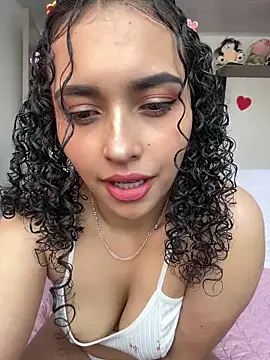 Snapshot of Lucy_Marin chatting on 02-19-25, 04:55 Lucy Marin online show from 02-19-25, 04:55