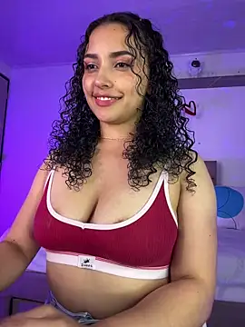 Snapshot of Lucy_Marin chatting on 03-19-25, 04:45 Lucy Marin online show from 03-19-25, 04:45