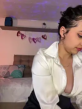 Snapshot of Lucy_Marin chatting on 03-13-25, 11:27 Lucy Marin online show from 03-13-25, 11:27