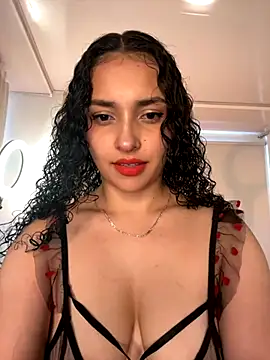 Snapshot of Lucy_Marin chatting on 09-12-25, 05:35 Lucy Marin online show from 09-12-25, 05:35