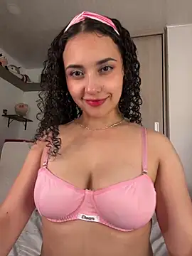 Snapshot of Lucy_Marin chatting on 03-20-25, 11:45 Lucy Marin online show from 03-20-25, 11:45