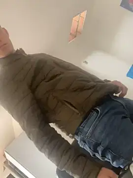 Snapshot of yequeal chatting on 02-25-25, 07:38 yequeal online show from 02-25-25, 07:38