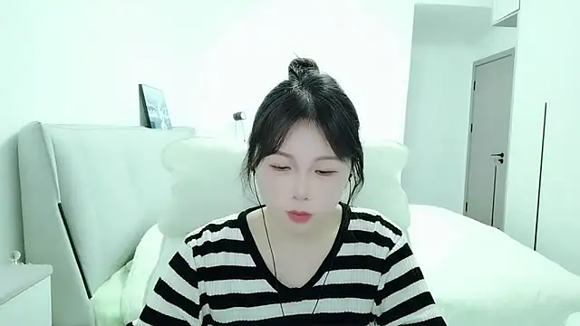 Sunset glow online show from 12-19-25, 02:37