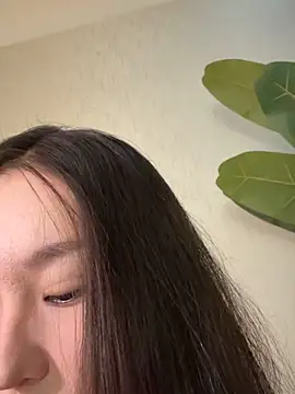 Snapshot of sphynx-_- chatting on 09-10-25, 01:43 sphynx- - online show from 09-10-25, 01:43