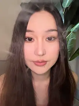 Snapshot of sphynx-_- chatting on 09-11-25, 11:43 sphynx- - online show from 09-11-25, 11:43