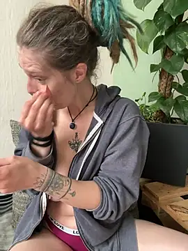 MenaDreadfull online show from 04-12-26, 12:08