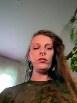 Snapshot of MenaDreadfull chatting on 09-30-25, 04:24 MenaDreadfull online show from 09-30-25, 04:24