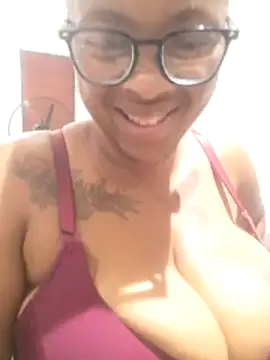 Snapshot of CuteHoney92 chatting on 01-05-26, 07:17 CuteHoney92 online show from 01-05-26, 07:17